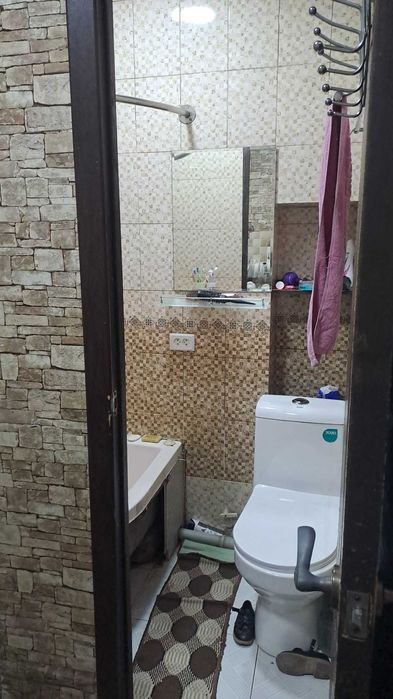 Продается 1 комнат. 1 этаж. Чиланзар-25 Квартал. Общежитие.