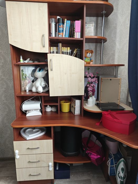 Продам книжный шкаф