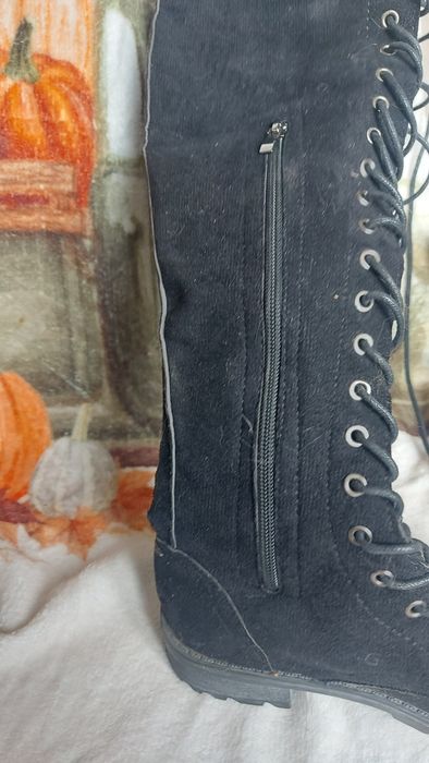 чисто нови велурени дамски ботуши тип чизми 36