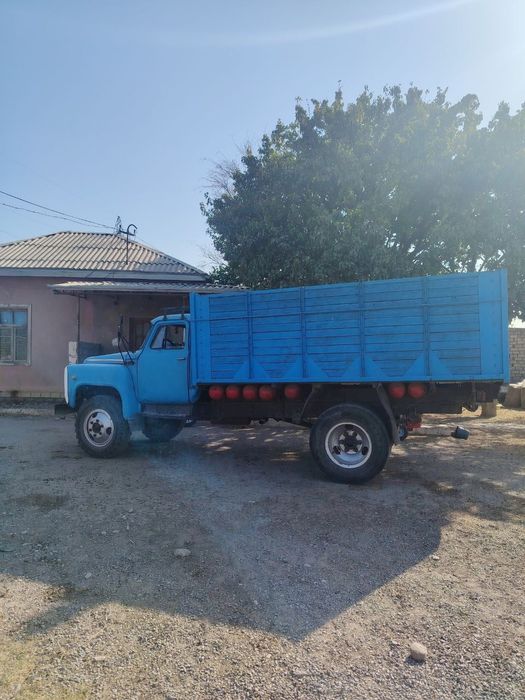 Gaz 53 yuk mashinasi sotiladi