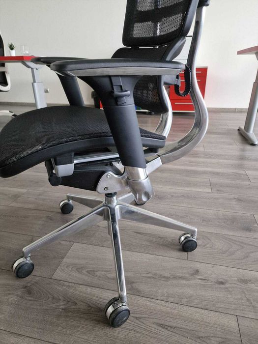 Ергономичен стол