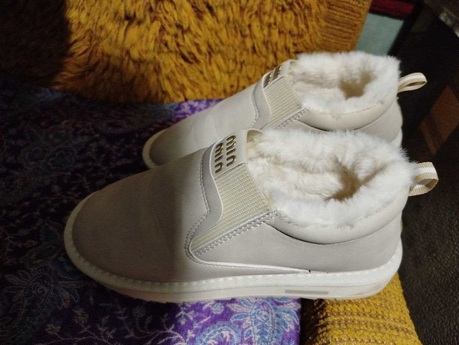 Ботинки женские, цвет слоновая кость