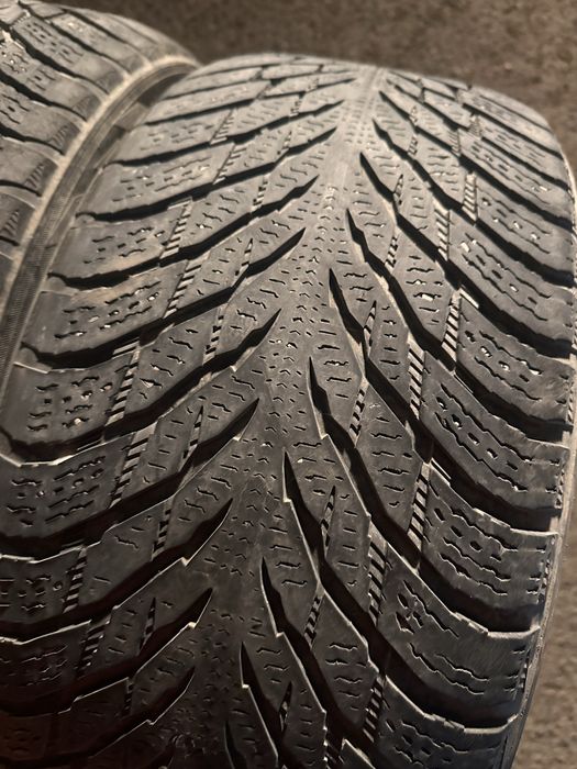 Шины 235/45R18 (2шт) Nokian