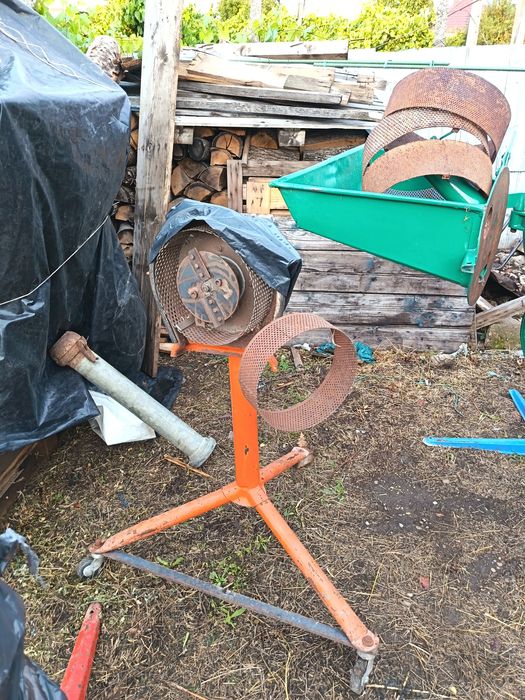 Moara cu ciocanele la cardan sì electrica