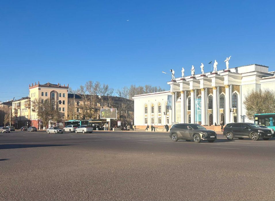 Продам 2х ком.в центре города БухарЖырау, рядом с парком>