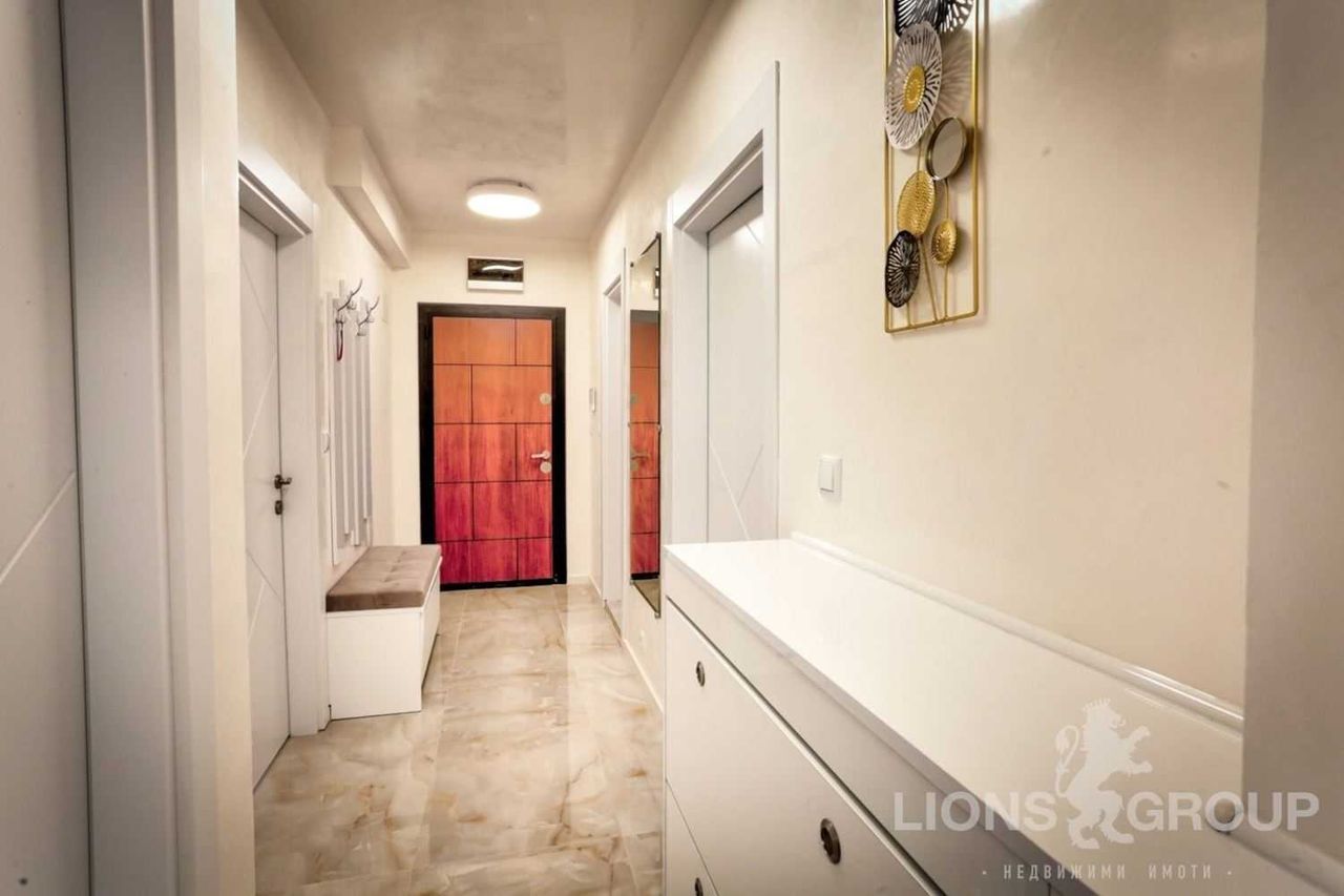 Дава се под наем Тристаен апартамент в Варна, Галата - 110 кв.м за 969 € - Снимка #7