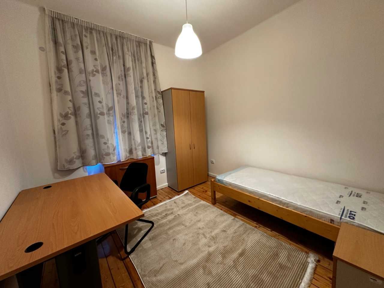 Дава се под наем Тристаен апартамент в София, Център - 80 кв.м за 561 € - Снимка #5