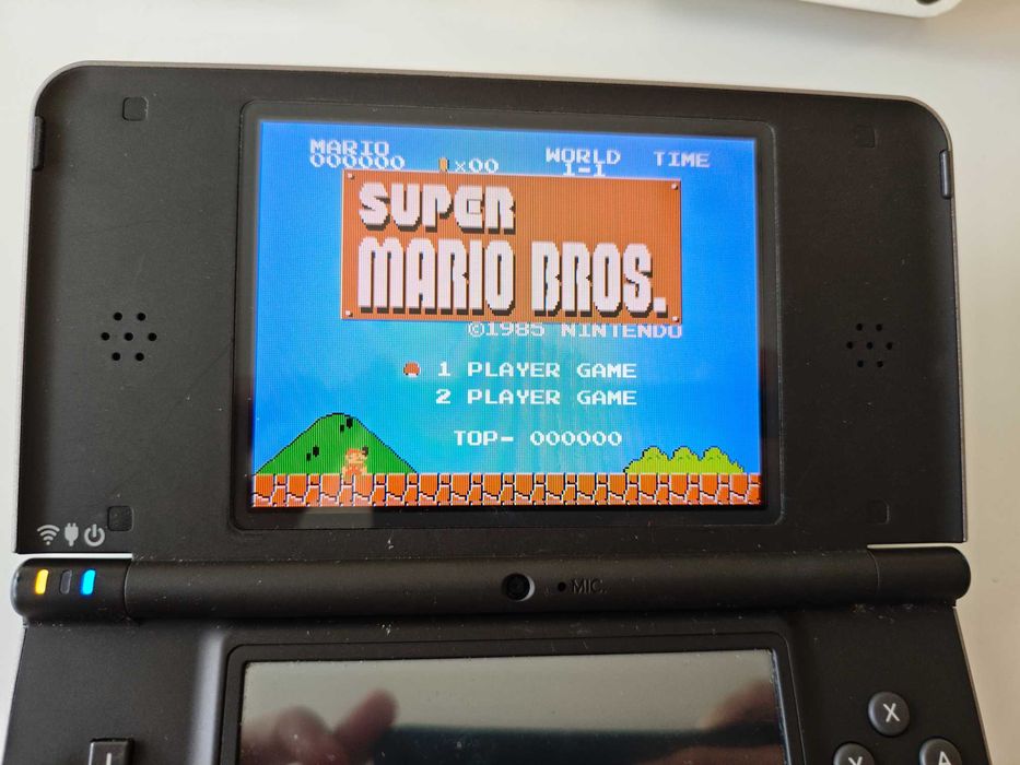 Nintendo DSi XL - Качени много игри