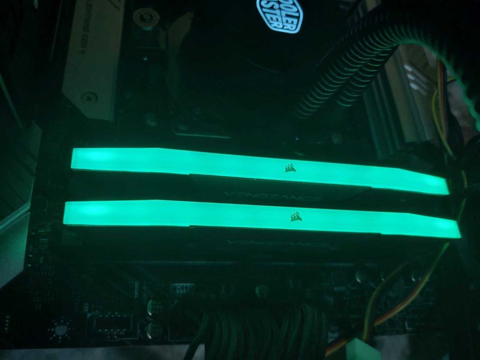 32GB 6000MT/s CL40 - Corsair Vengance RGB (XMP)