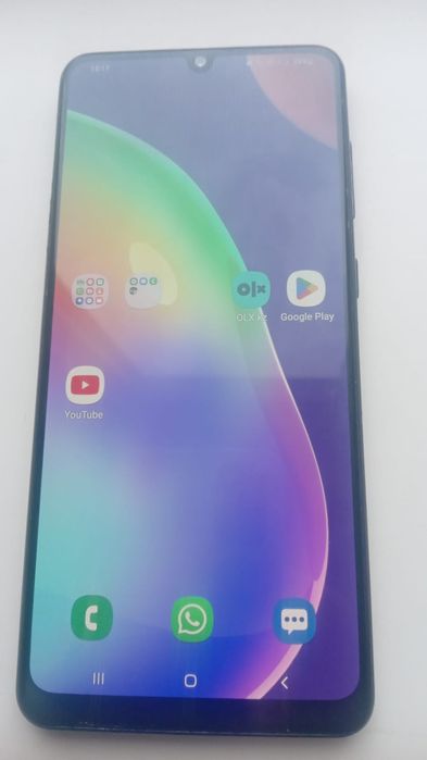 Самсунг А31 память64Гб в идеальном состоянии батарея держит долго