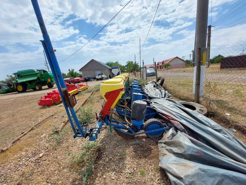 Semanatoare prasitoare 8 sectii + buncar fertilizator