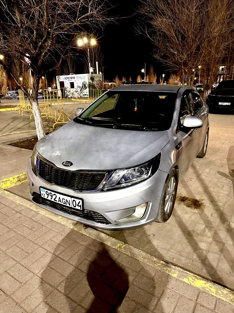 Продам машину KIA RIO