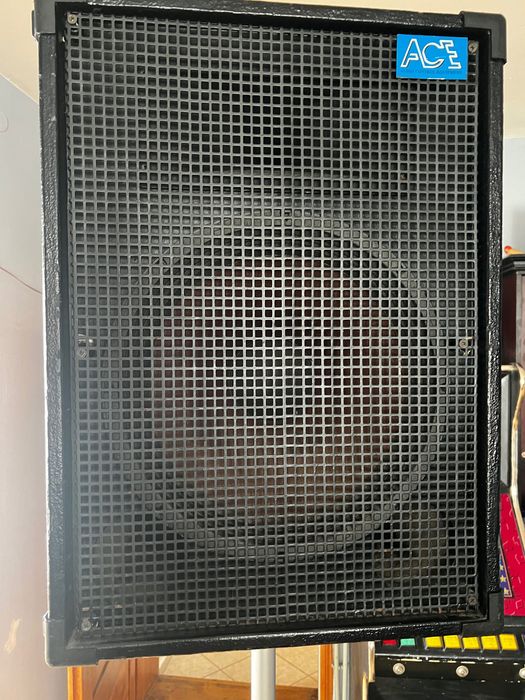 крайно стапало,колони и пулт