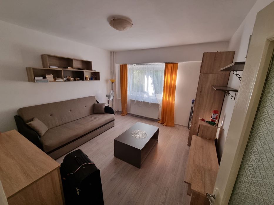 Inchiriez apartament cu 1 camera