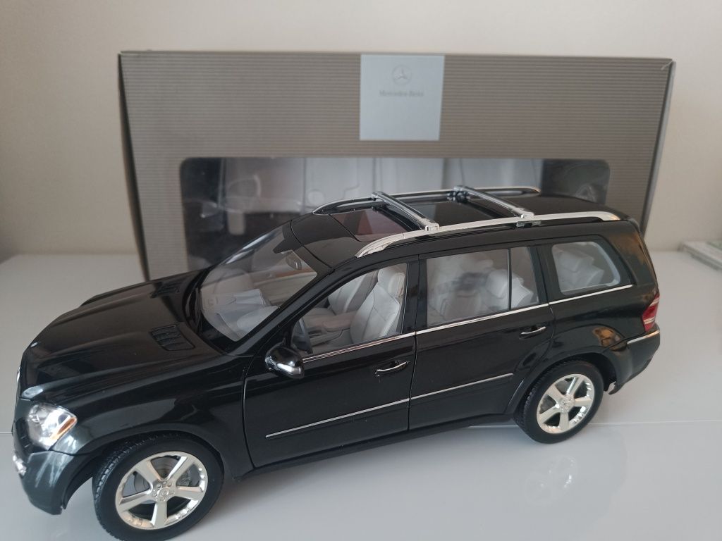 Mercedes GL Minichamps 1:18