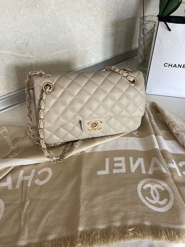 Чанта Chanel Classic беж