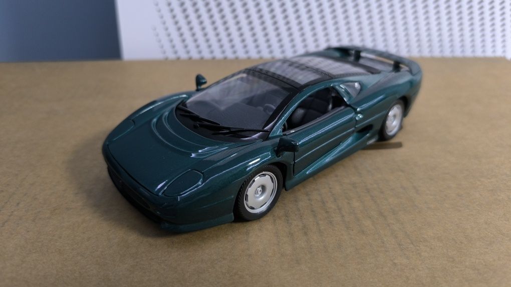 Модели в мащаб 1:24