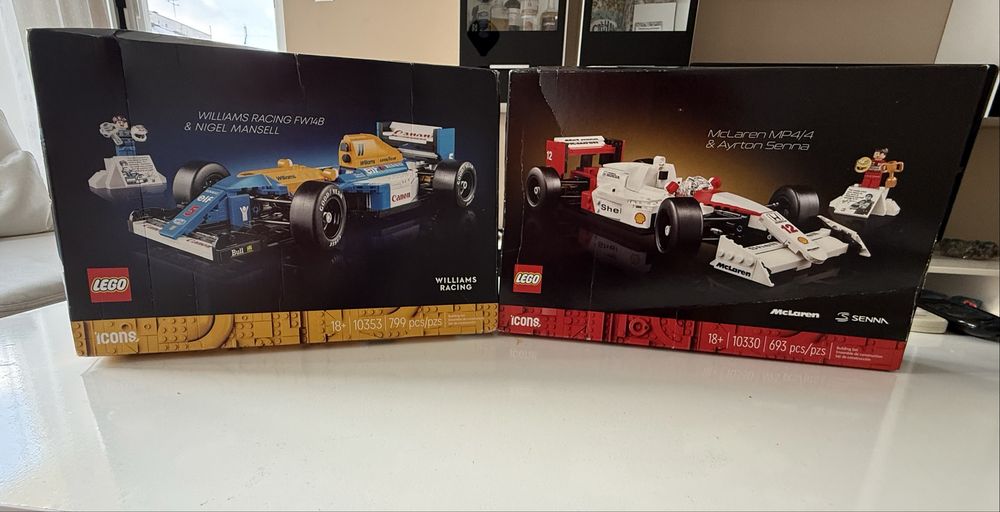 Lego icons 10330 and 10353