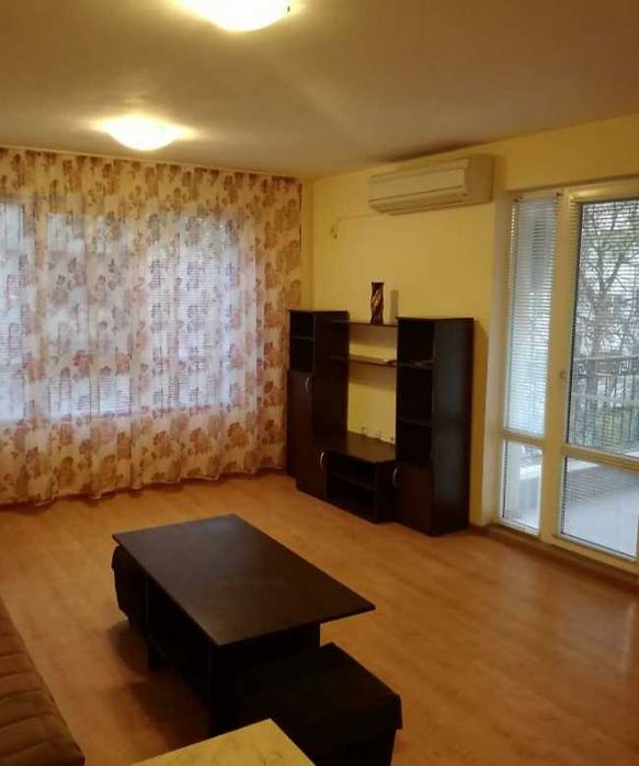 Дава се под наем Двустаен апартамент в Бургас, Център - 65 кв.м за 200 € - Снимка #3