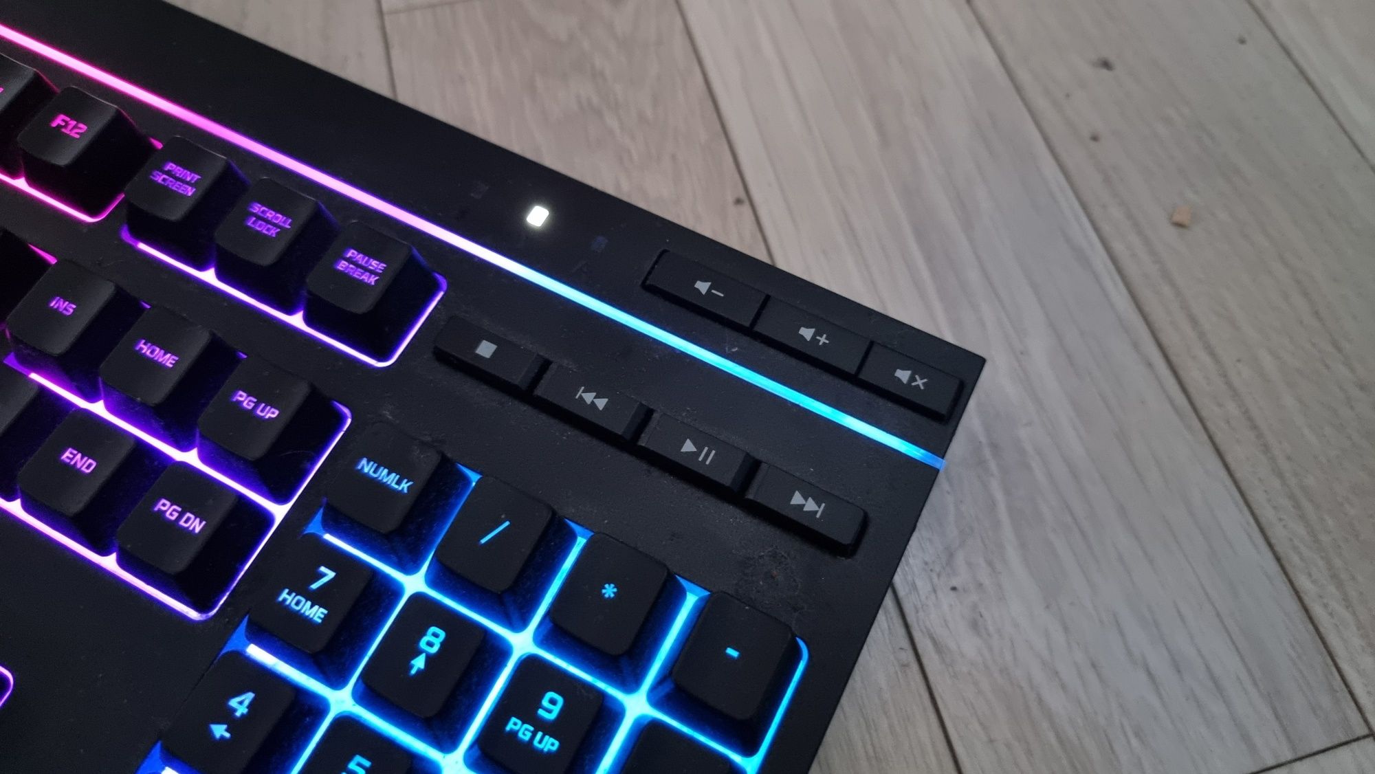 Геймърска RGB клавиатура за компютър Hyperx Alloy Core gaming, перифер
