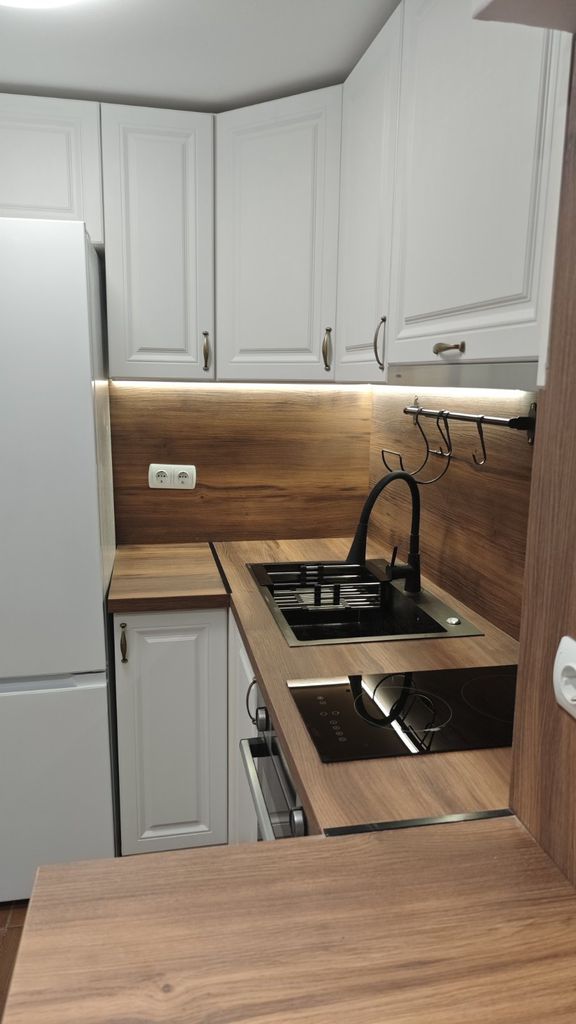 Дава се под наем Двустаен апартамент в Варна, Левски - 55 кв.м за 586.5 € - Снимка #1