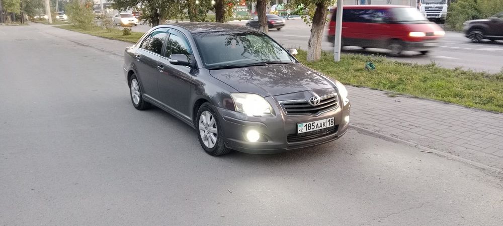 Тойота Авенсис  2007