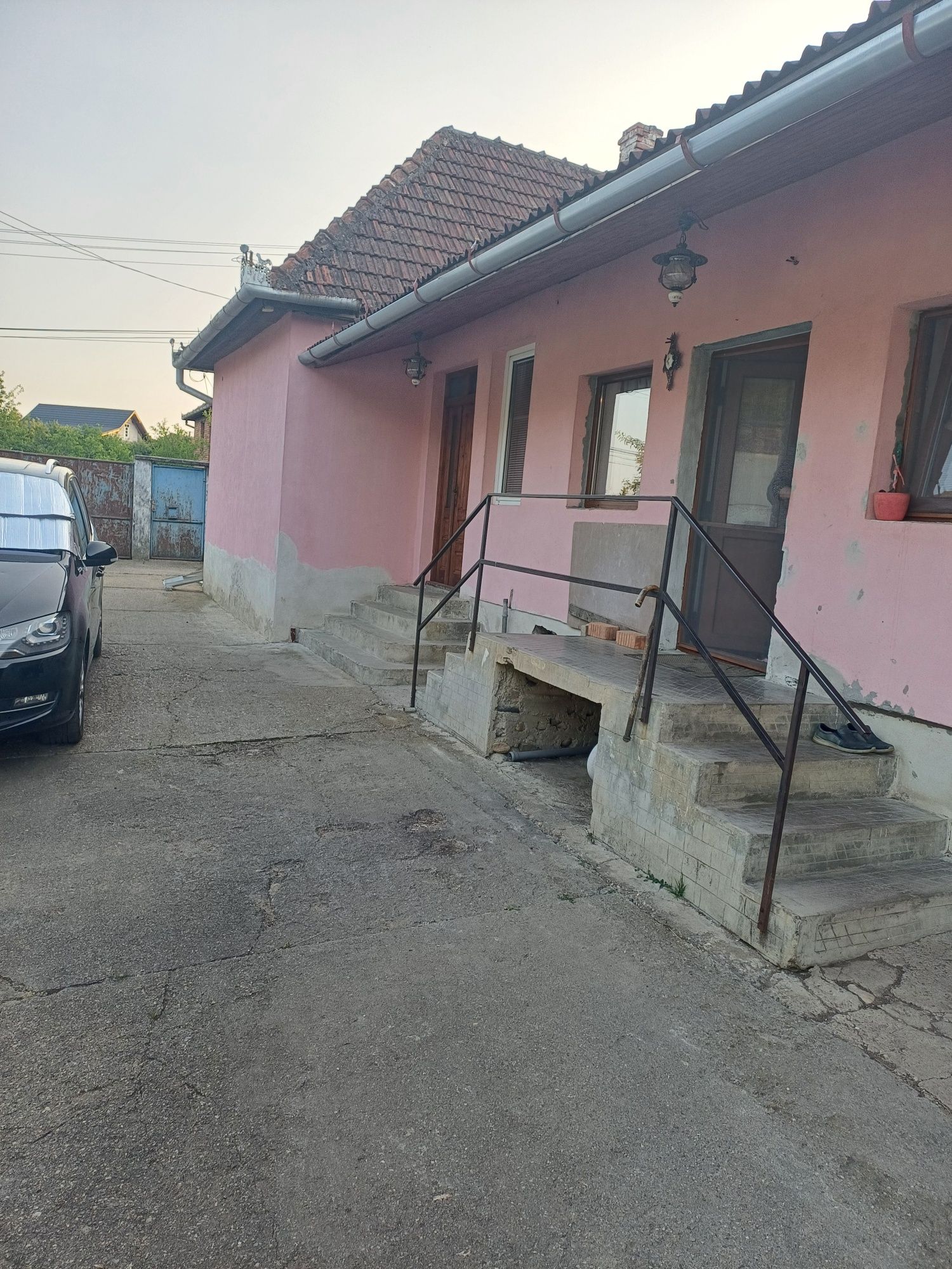 Casa de vanzare cu gradina