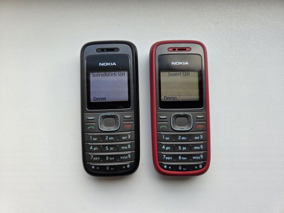 Nokia 1208 - telefon simplu cu butoane