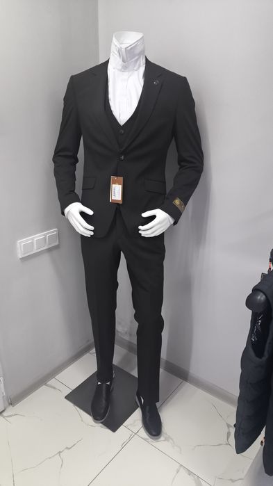 Мужской костюм тройка