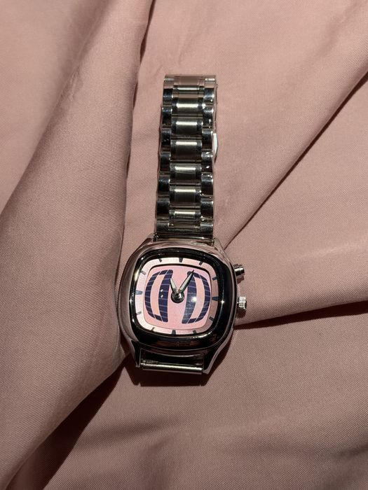 Часы с электронным циферблатом