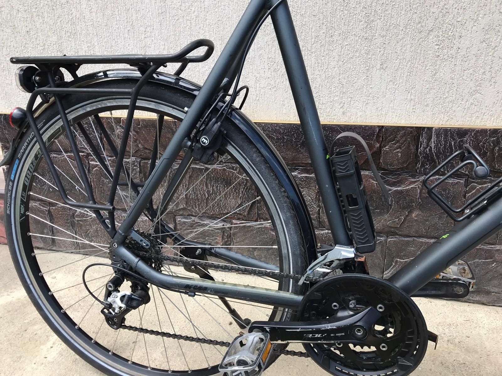 Bicicleta neagra KTM