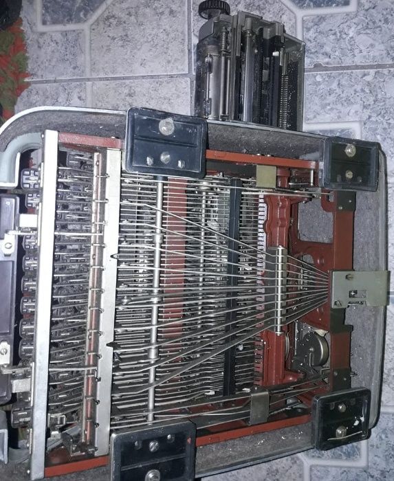 Masina de SCRIS masiva,masina de scris veche de calcul,colectie