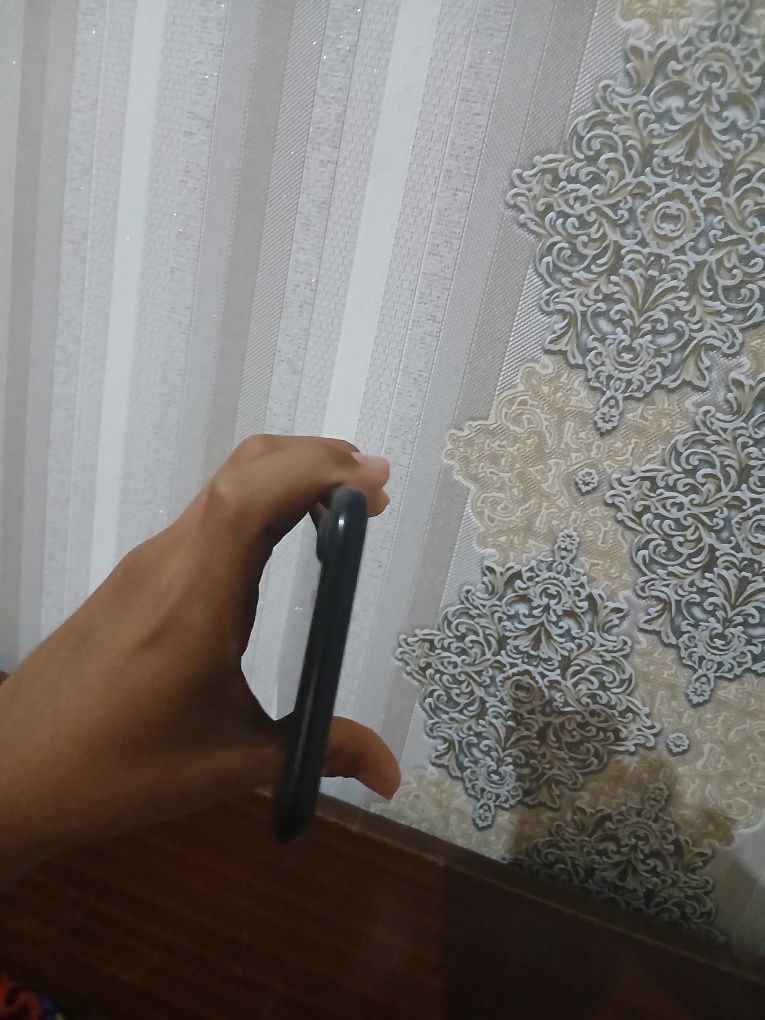 Iphone 7 sotiladi