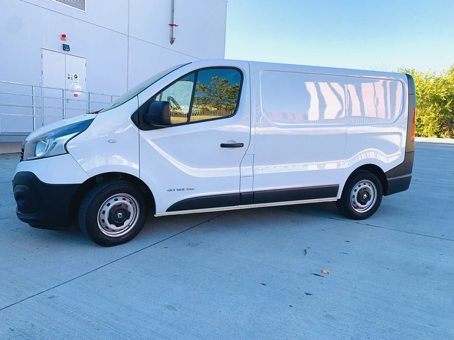 Inchiriere duba autoutilitara fara sofer