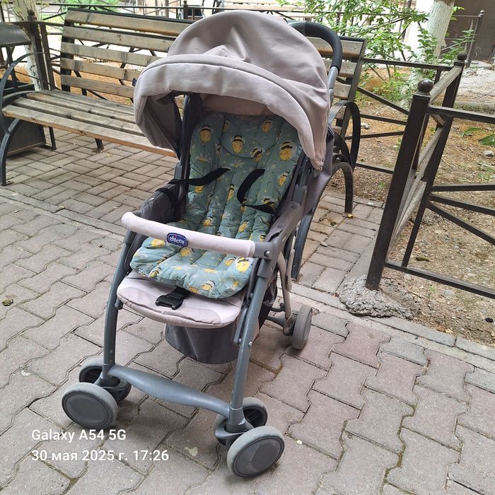 Продам коляску Chicco