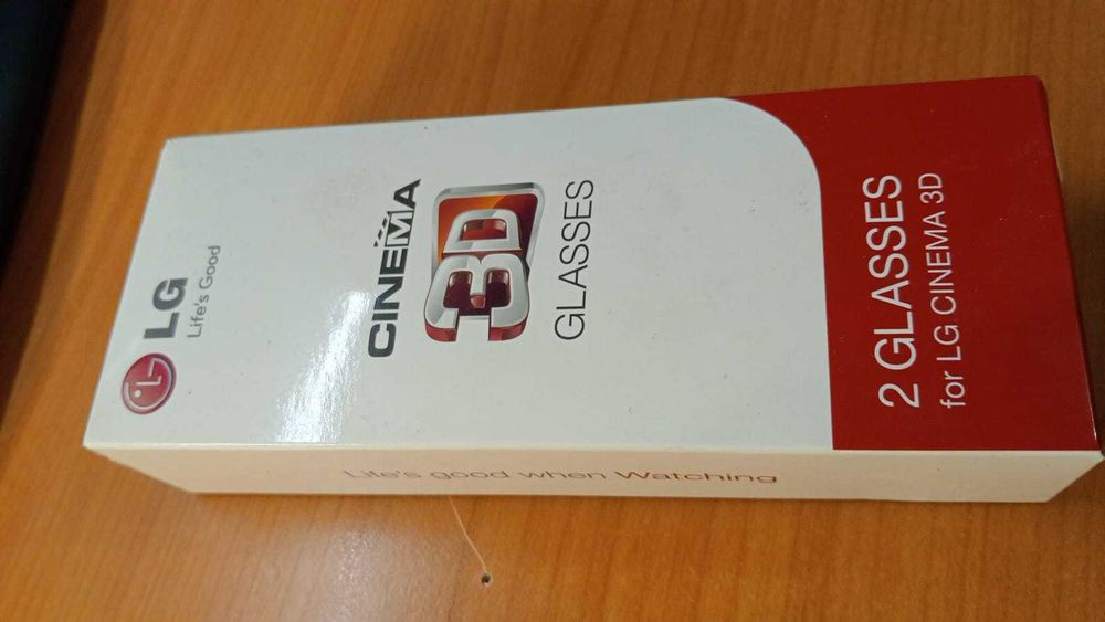 Ochelari 3D, LG, noi, 2 perechi in cutie. Efect vizualizare TV in 3D