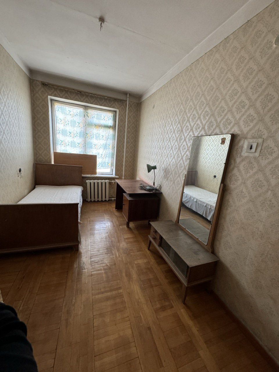 Продаю свою 5-ти комнатную квартиру на  Академ Городке