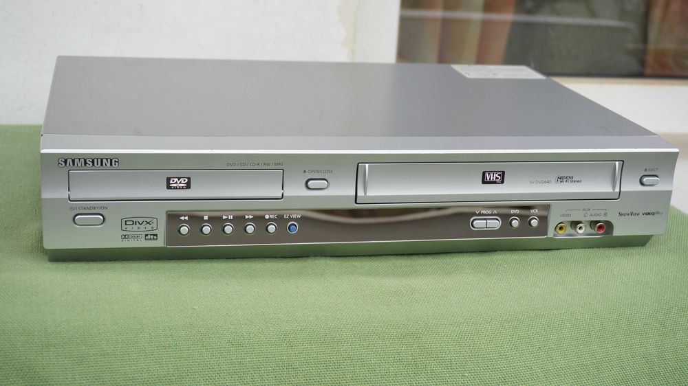 Video recorder VHS combo cu DVD player Samasung SV-DVD640  DEFECT