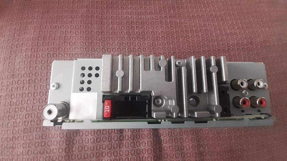 Pioneer Cd Player auto cu Bluetooth si Aux In