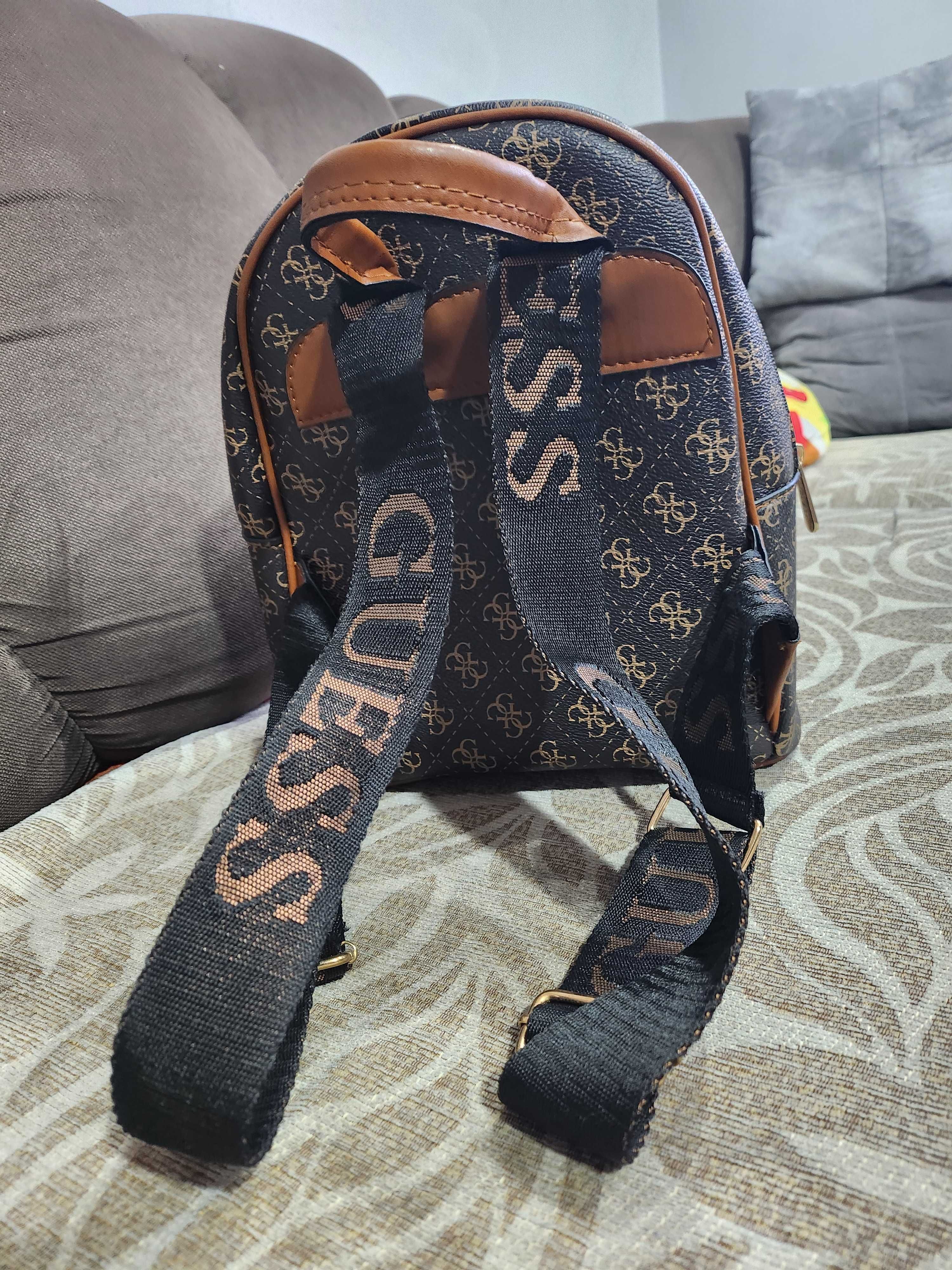 Дамска раница guess