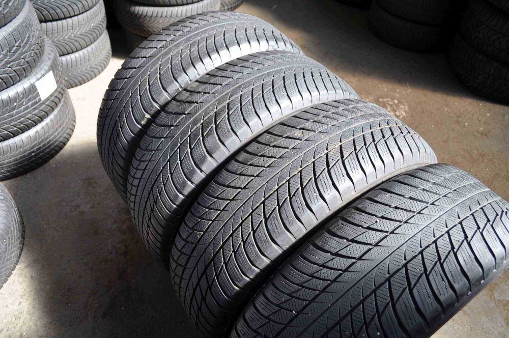 SET 4 Anvelope Iarna 225/60 R18 BRIDGESTONE Blizzak LM001  - Runflat