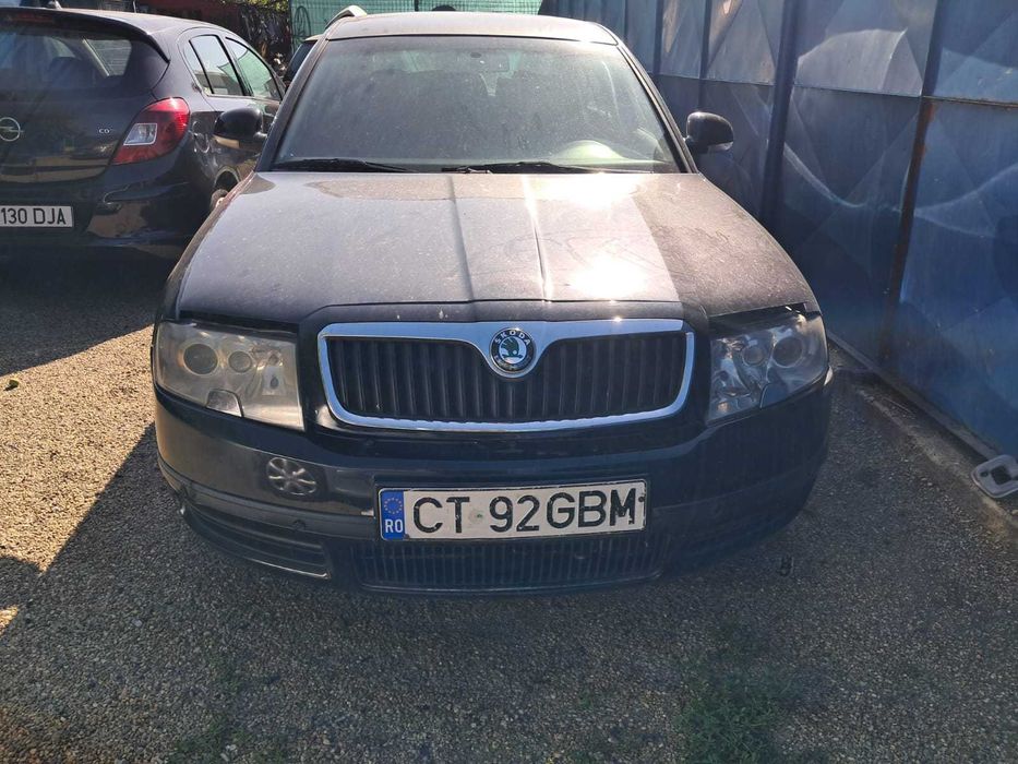 Skoda Superb, parbriz, far stanga, din dezmembrari auto