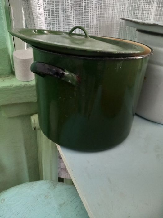 Кастрюля большая