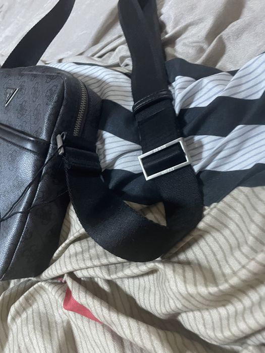 Borseta guess barbati noua