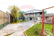 Hotel / Pensiune cu 4 camere de vânzare în zona Calea Moldovei