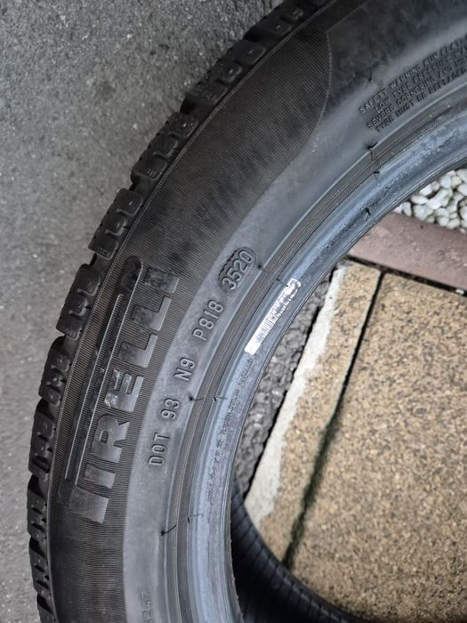 Vând cauciucuri 205/50/17 M+S Runflat 2 buc //Pirelli//7mm