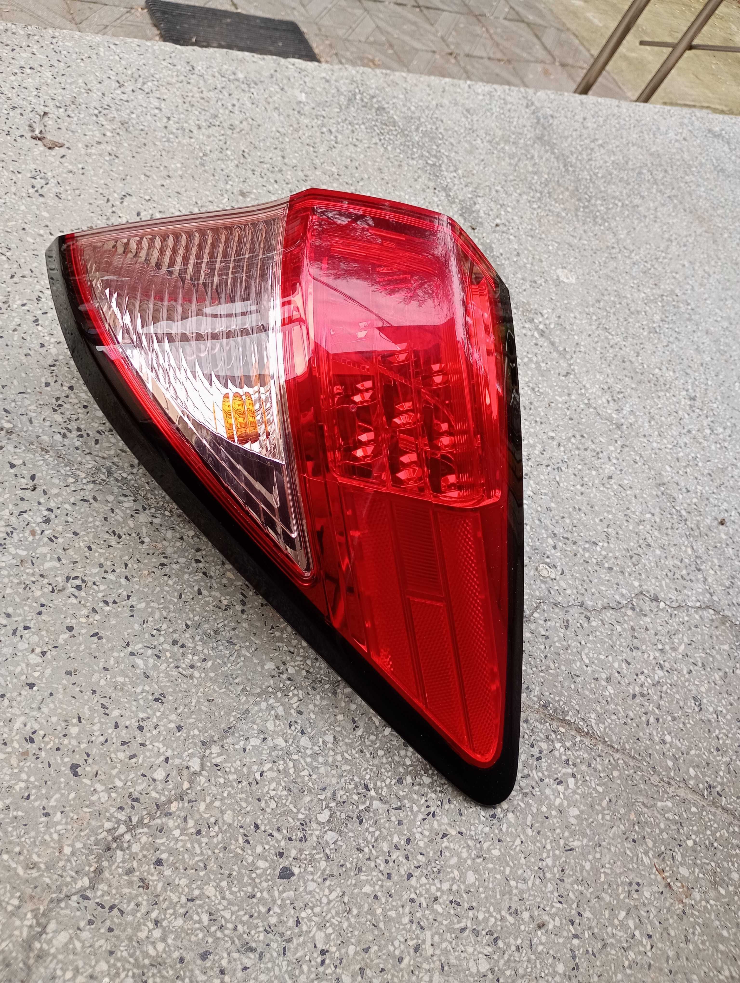 Оригинален десен стоп за Honda HR V след 2015г