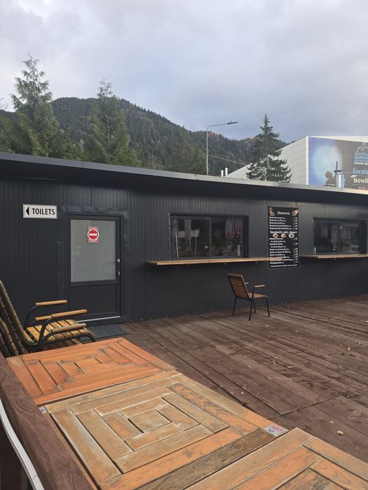 AFACERE LA CHEIE. Vând sau ofer spre inchiriere, Terasa cu Bucatarie s