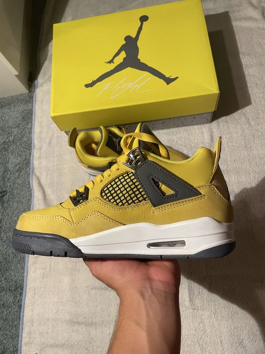 Jordan Retro 4 Yellow