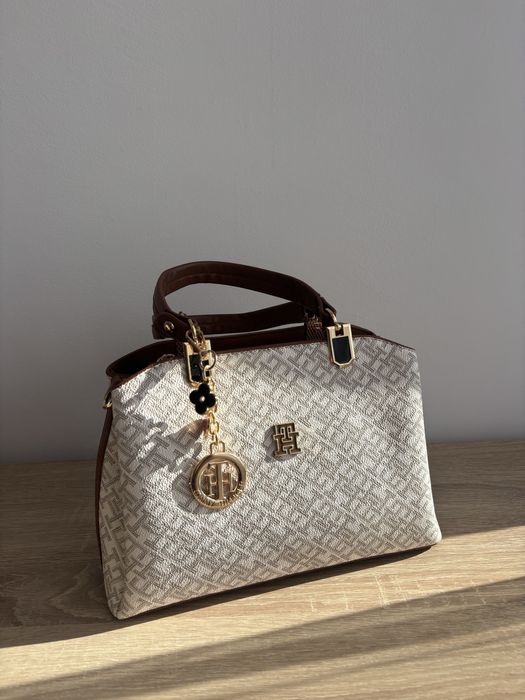 Малка дамска чанта